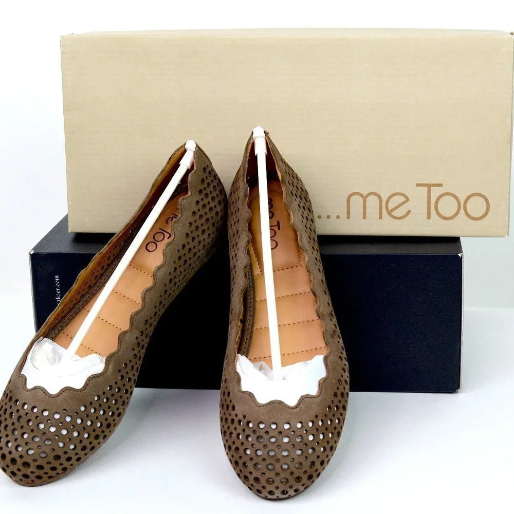 NWT ME TOO  "CARLEE14" BROWN  PERFORATED BALLET  FLATS SIZE 5.5 - Picture 2 of 5